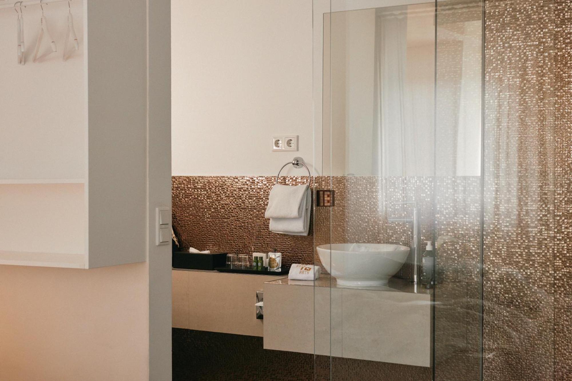 קלן 18Arts Hotel - Living In A Gallery! מראה חיצוני תמונה